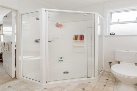 Photo of property in 353 Main Road, Tawa, Wellington, 5028