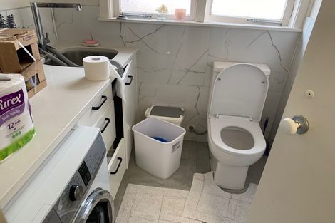 Photo of property in 33 Diana Drive, Glenfield, Auckland, 0627