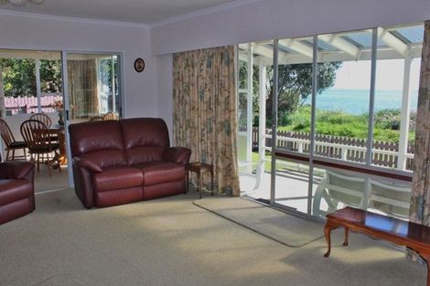 Photo of property in 256 Patons Rock Road, Patons Rock, Takaka, 7182