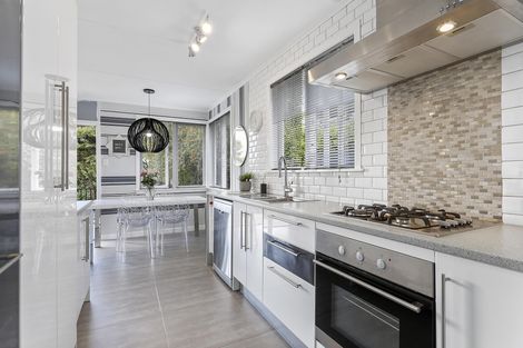 Photo of property in 55 Cliff View Drive, Green Bay, Auckland, 0604