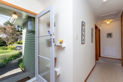 Photo of property in 5 Herewini Street, Titahi Bay, Porirua, 5022