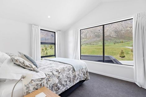 Photo of property in 25 Double Cone Road, Jacks Point, Queenstown, 9371