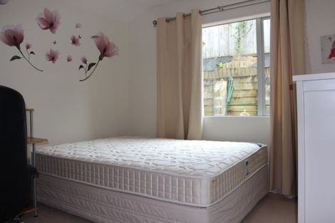 Photo of property in 16c Arahia Street, Northcote, Auckland, 0627