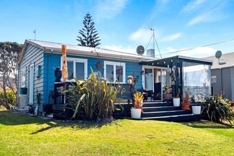 Photo of property in 22 The Crescent, Waihi Beach, 3611