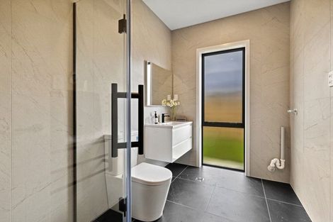 Photo of property in 11 Mcindoe Road, Kumeu, 0810