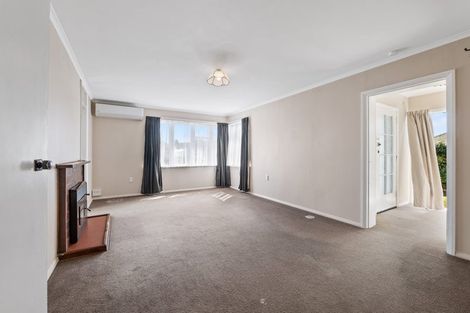 Photo of property in 4 Holford Street, Westown, New Plymouth, 4310