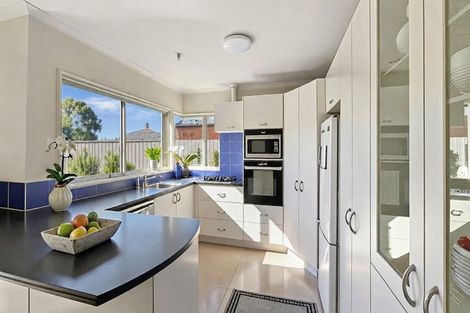 Photo of property in 4 Francis Skinner Place, Orewa, 0931