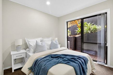 Photo of property in 11 Longview Rise, Massey, Auckland, 0614