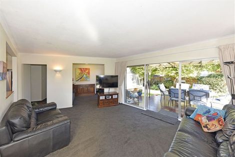 Photo of property in 7 Hannah Place, Redwood, Christchurch, 8051