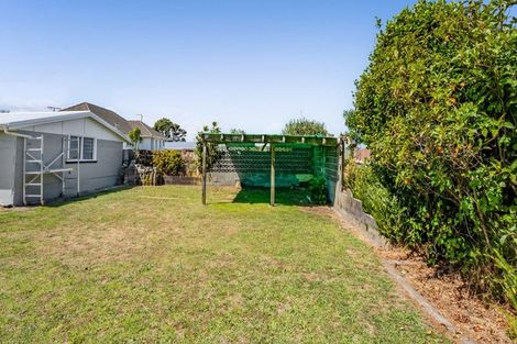 Photo of property in 80 Gisborne Terrace, Opunake, 4616