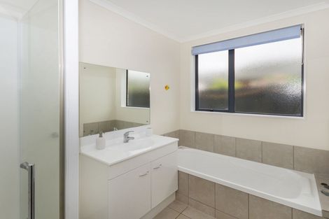 Photo of property in 74 Kaiwaka Road, Waiuku, 2123