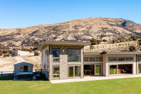 Photo of property in 2 Miharo Lane, Queensberry, Cromwell, 9383