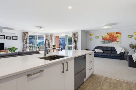 Photo of property in 15 Hamon Place, Pukehangi, Rotorua, 3015