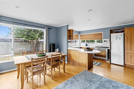 Photo of property in 88 Domett Street, Opunake, 4616