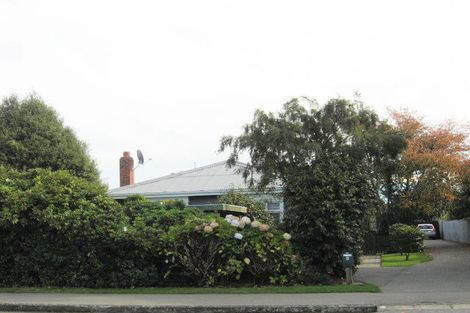 Photo of property in 6 Middlepark Road, Sockburn, Christchurch, 8042