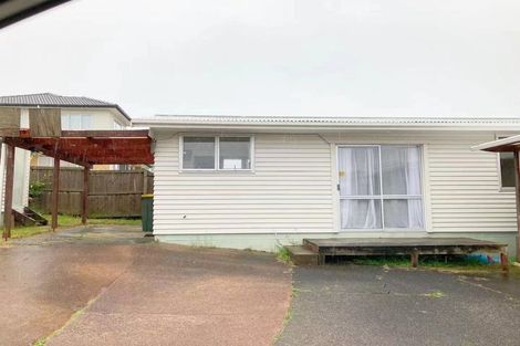 Photo of property in 12 Bishop Street, Green Bay, Auckland, 0604