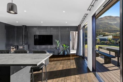 Photo of property in 6 Woodpecker Street, Lake Hawea, Wanaka, 9382