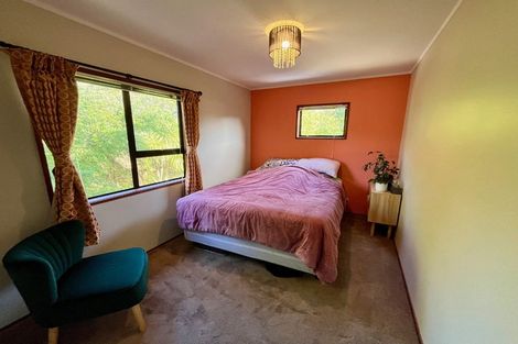 Photo of property in 2/11 Firle Place, Green Bay, Auckland, 0604