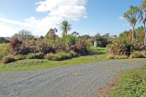 Photo of property in 126 Oneriri Road, Kaiwaka, 0573