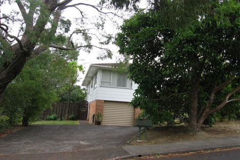 Photo of property in 10 Kerria Place, Sunnynook, Auckland, 0620