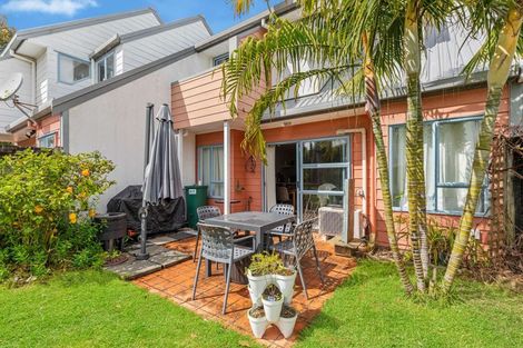 Photo of property in 2 Blumhardt Place, Avondale, Auckland, 1026