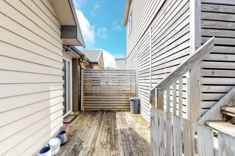 Photo of property in 57 Glanmire Road, Newlands, Wellington, 6037