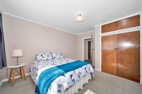 Photo of property in 28 Disraeli Street, Hawera, 4610