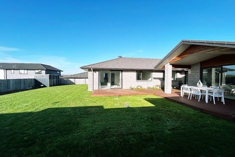 Photo of property in 4 Paiaka Place, Rototuna North, Hamilton, 3210
