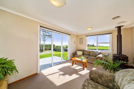 Photo of property in 95 Koru Road, Omata, New Plymouth, 4374