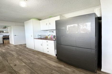 Photo of property in 6 Cottam Grove, Northcross, Auckland, 0632