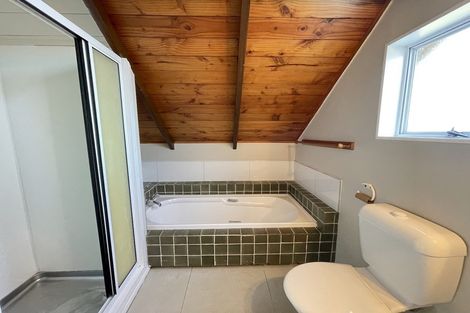 Photo of property in 2/26 Richards Avenue, Forrest Hill, Auckland, 0620