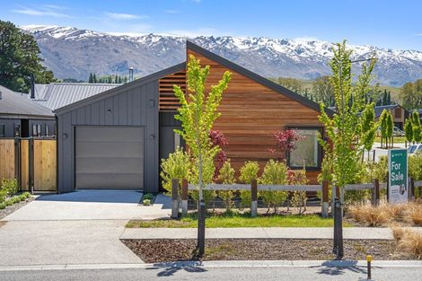 Photo of property in 16 Wooing Tree Avenue, Cromwell, 9310