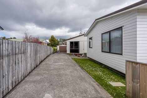 Photo of property in 30 Caribbean Drive, Unsworth Heights, Auckland, 0632