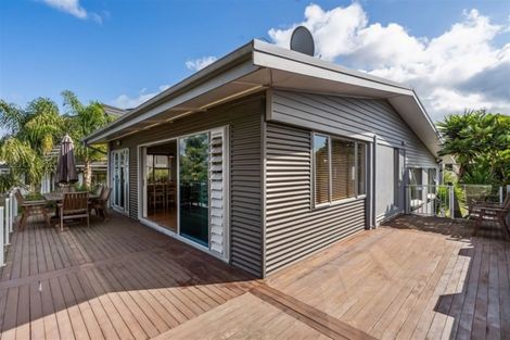 Photo of property in 41 Albatross Road, Red Beach, 0932