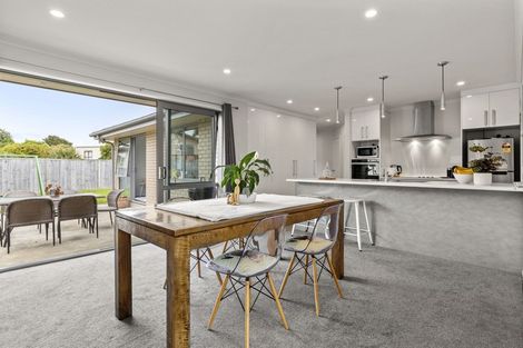 Photo of property in 20 Glennron Lane, Waiuku, 2123