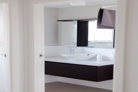 Photo of property in 4 Norton Place, Spotswood, New Plymouth, 4310