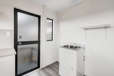 Photo of property in 1/25 Jumento Place, Unsworth Heights, Auckland, 0632