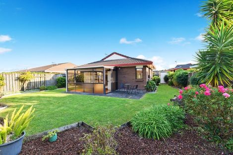 Photo of property in 2/4 Miriam Corban Heights, Henderson, Auckland, 0612