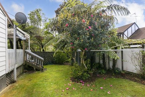 Photo of property in 18 Duval Grove, Tawa, Wellington, 5028