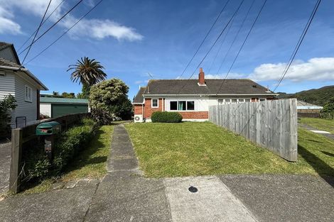 Photo of property in 79 Hall Crescent, Epuni, Lower Hutt, 5011