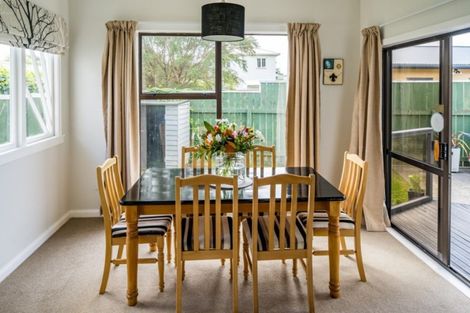 Photo of property in 6 Fairfield Avenue, Fairfield, Lower Hutt, 5011