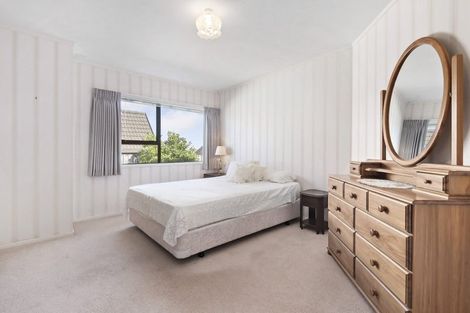 Photo of property in 2/10 Bolton Street, Blockhouse Bay, Auckland, 0600