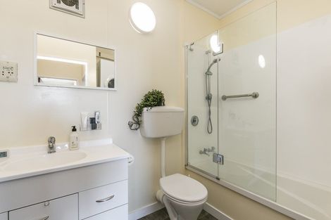 Photo of property in Hobson Court Flats, 66/70 Hobson Street, Thorndon, Wellington, 6011