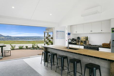 Photo of property in 48 Edge Hill, Acacia Bay, Taupo, 3385