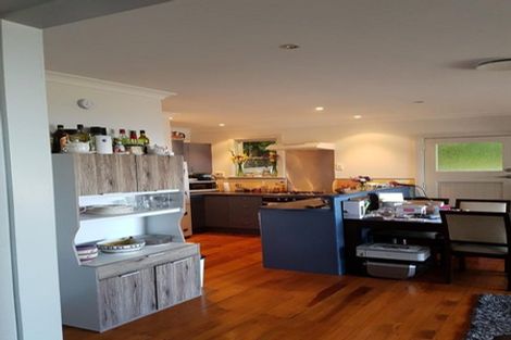 Photo of property in 77 Maungaraki Road, Korokoro, Lower Hutt, 5012