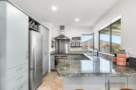 Photo of property in 12 Percy Kinsman Crescent, Riverstone Terraces, Upper Hutt, 5018