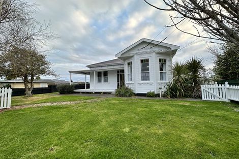 Photo of property in 17 Caius Avenue, Gonville, Whanganui, 4501