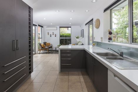 Photo of property in 20 Straven Road, Riccarton, Christchurch, 8011