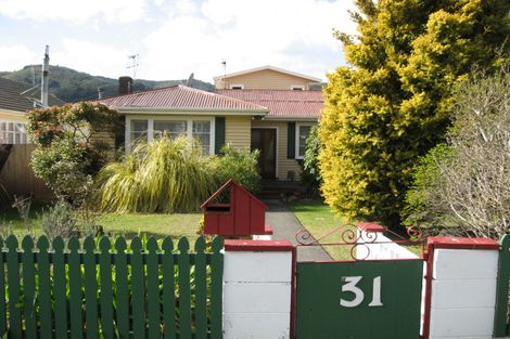 Photo of property in 31 Bledisloe Crescent, Wainuiomata, Lower Hutt, 5014