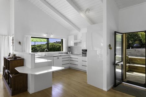 Photo of property in 200 Te Wahapu Road, Russell, 0272